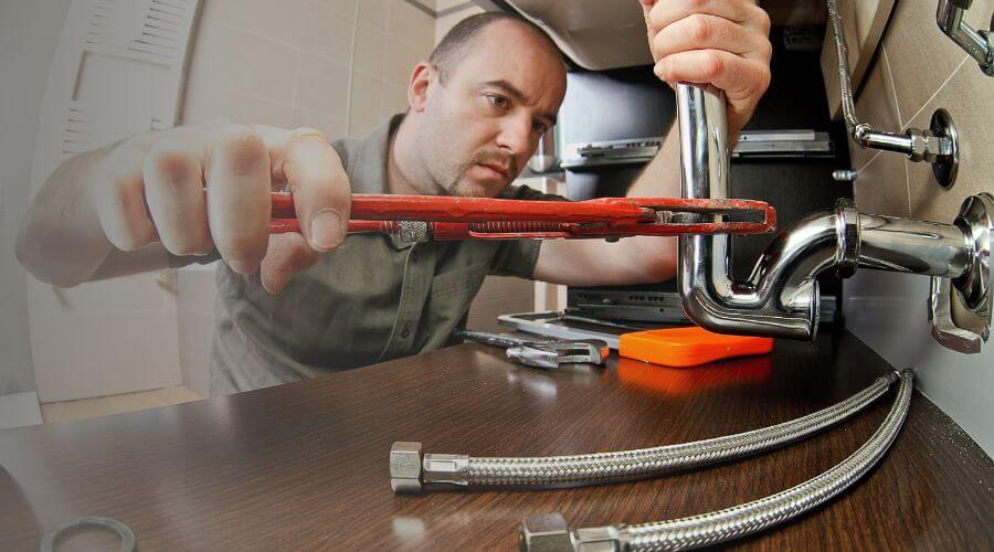 Expert burst pipe repair services in Constantine, MI